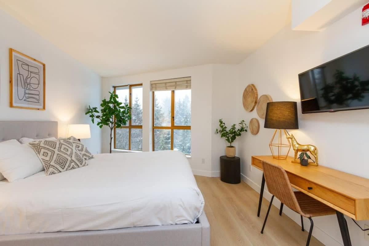 Renovated 1Bed-1Bath In Village With Pool, Hot Tub, And Sauna Whistler Zewnętrze zdjęcie